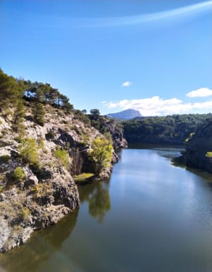 Barrage Zola et vue sur la Sainte Victoire. - Kayghobaad - 8