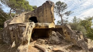 Lamanon et ses surprenantes grottes de Calès - thomas - 6