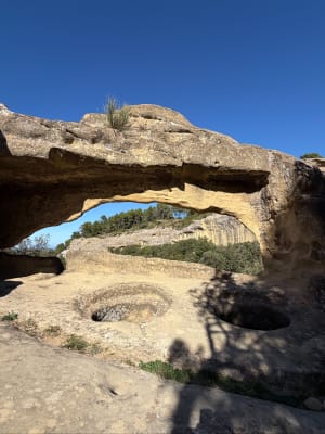 Grotten van Calès vanuit het dorp Lamanon - Sofia - 4