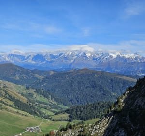 Montée au belvédère de Merdassier et vue sur la Montée Blanc - Manigod - 5