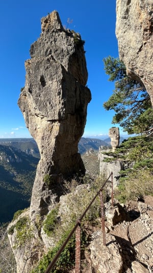 Vase de Sevre, de Chine et balcons du vertige - Le Rozier - 9