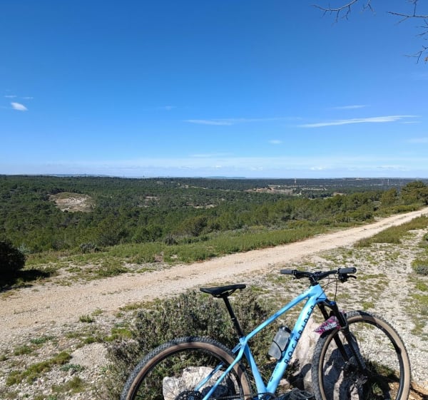 Decouverte de la colline derriere Plan de Campagne a VTT