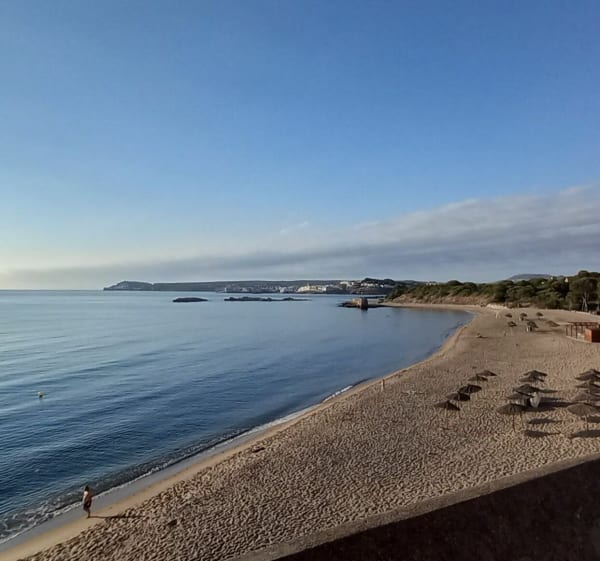Balade front de mer, sol goudronné, belle vue sur la mer - L'Escala - 1