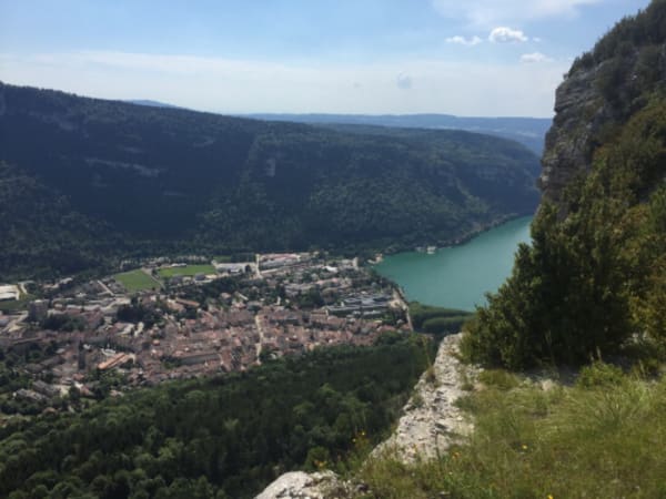 Montée au belvédère de la Colonne depuis Nantua et nature luxuriante - Nantua - 1