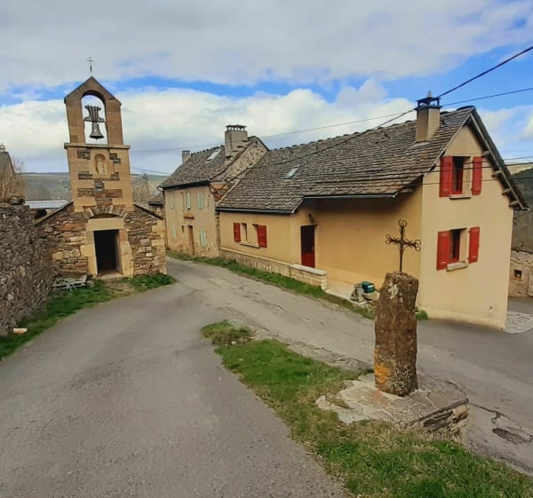 Auriac, une pepite sur l'Ubac du Mont-Lozère. - Allenc - 1