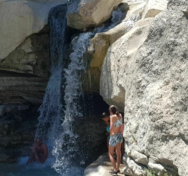 Zwemmen in het koele water van de Méouges - Châteauneuf de Chabre - 1