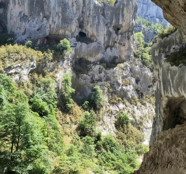 Entre gorges et tunnel - Rougon - 1