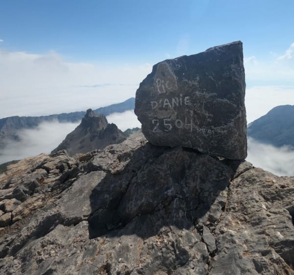Randonnée au Pic d'Anie sous les Orgues de Camplong - Lescun - 1