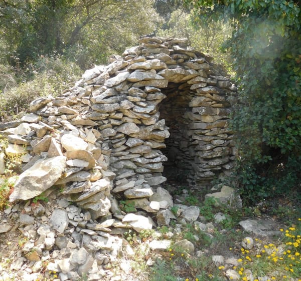 La Roque d’Aubais, la Grotte, La Chapelle et Le Menhir Peyra - Aubais - 1