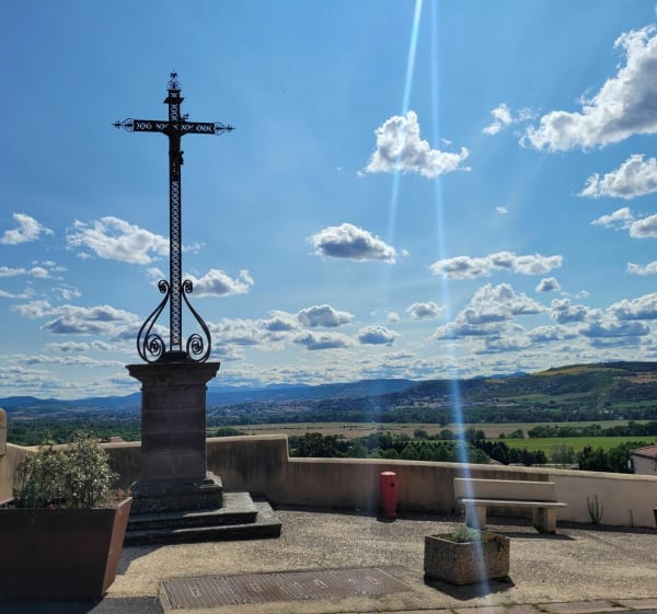 Le Puy de Mur, entre forêt et champs - Vertaizon - 1