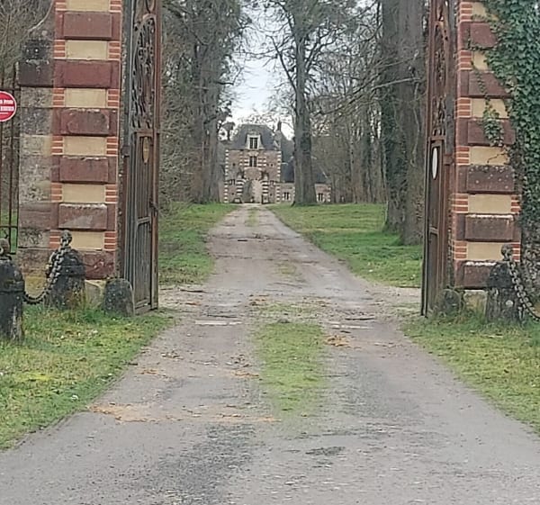 Trévol à travers bourgs, bois, champs et château d'Avrilly - Cat - 1