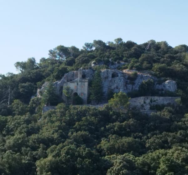 La Sainte Beaume et sa chapelle dans la roche - Saint-Victor-la-Coste - 1