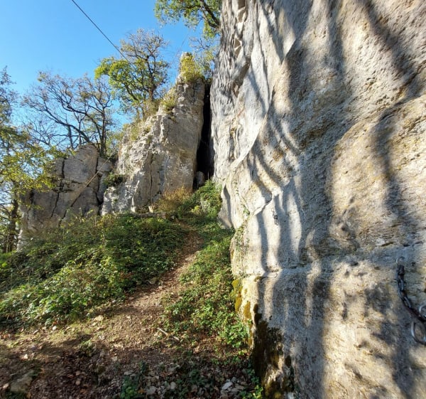 Tour d'Hauteroche et ses falaises. - Hauteroche - 1