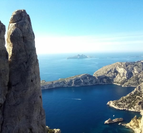 La grande Candelle par la fissure du couloir du Candelon - Marseille - 1