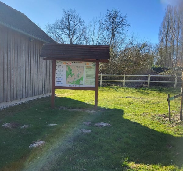 Belle balade ensoleillée à Villy-le-Marechal - Villy-le-Maréchal - 1