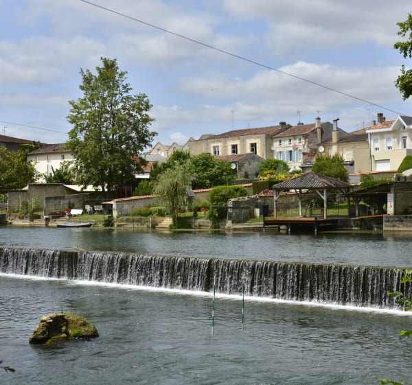 Vallée de la Charente à vélo, Châteauneuf-sur-Charente à Cognac (Jour 5) - Châteauneuf-sur-Charente - 1