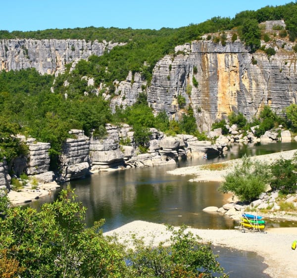 Balade entre vignes et Ardèche à Vallon-Pont-d'Arc - Vallon-Pont-d'Arc - 1