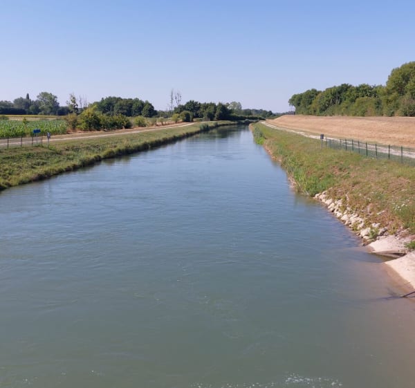Canal jusqu'au lac depuis Saint-Julien-les-Villas - Saint-Julien-les-Villas - 1