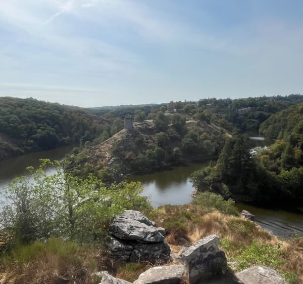 Le Rocher de la Fileuse et vue sur Crozant - Crozant - 1