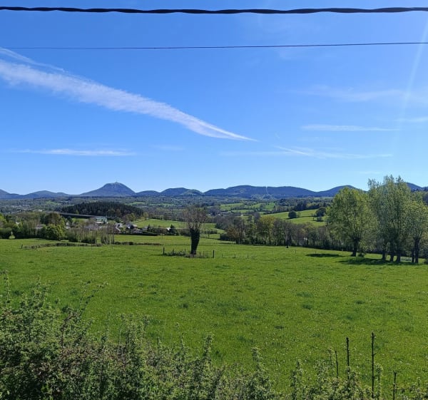 Sortie avec la chaîne des puys comme paysage - Valérie - 1