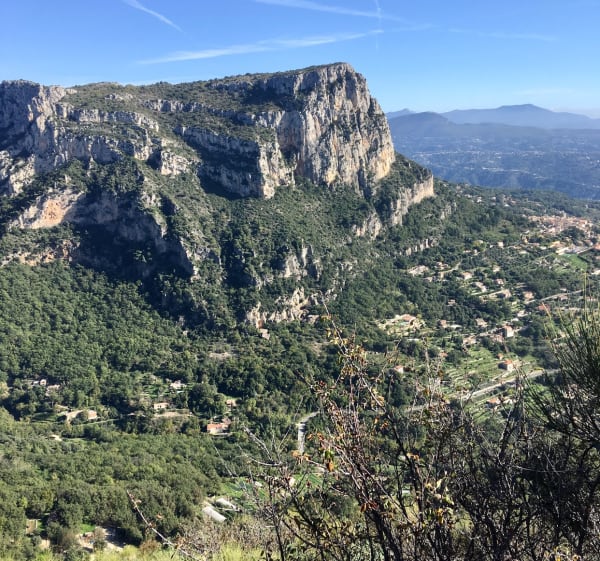 Vence et ces Baous (Noirs et Blancs ). - Vence - 1