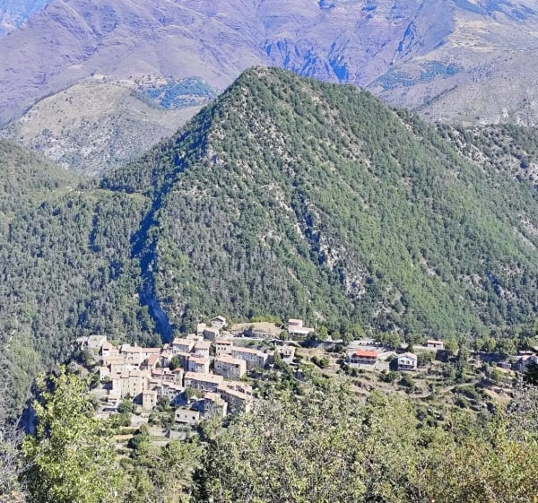 Montée à la croix de Giraud par le Seuil - solange - 1