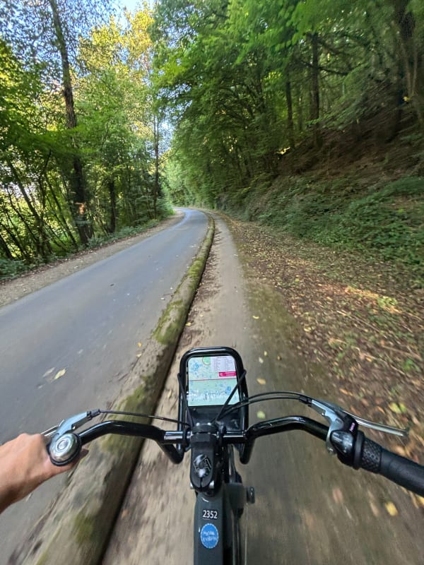 Aller-Retour à Joigny - Charleville-Mézières - 1