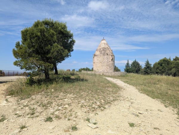 Monter au Roc de Gachone et rêver au pied des moulins - Calvisson - 1