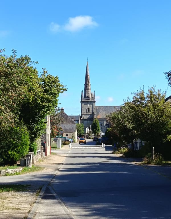 Guern par Kerjanic et en admiration devant la chapelle de Quelven - Raphaële - 1