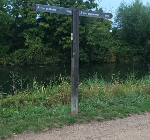 Sur les rives  du canal  de Jouy - Moulins-lès-Metz - 1
