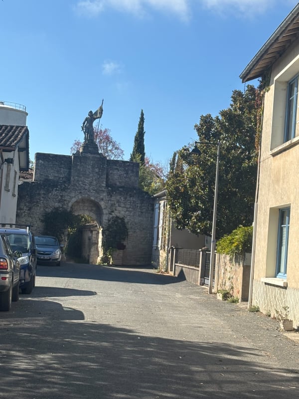Saint-Pastour, une bastide de hauteur - Patricia - 1