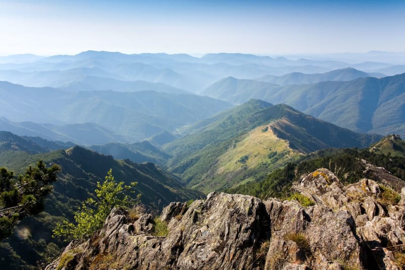 Randonnée au mont Aigoual : vue sur les Cévennes depuis le sommet du mont Aigoual