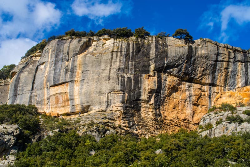 Buoux, vergers, vignes et falaises attirantes - Buoux