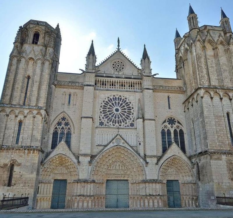 Poitiers et tout en finesse au cœur de la ville aux cent clochers - Poitiers