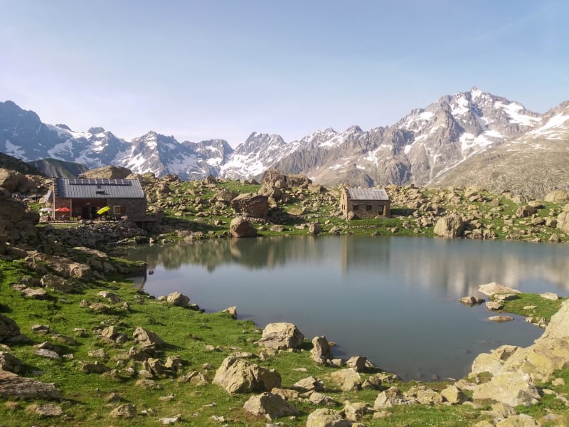 Trek je terug in de berghut van Vallonpierre en wandel langs het water - La Chapelle-en-Valgaudémar