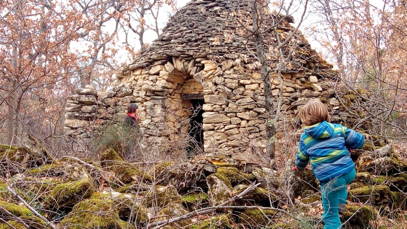 Rochers des Mourres et cache-cache entre les cairns - Les Mourres, Forcalquier
