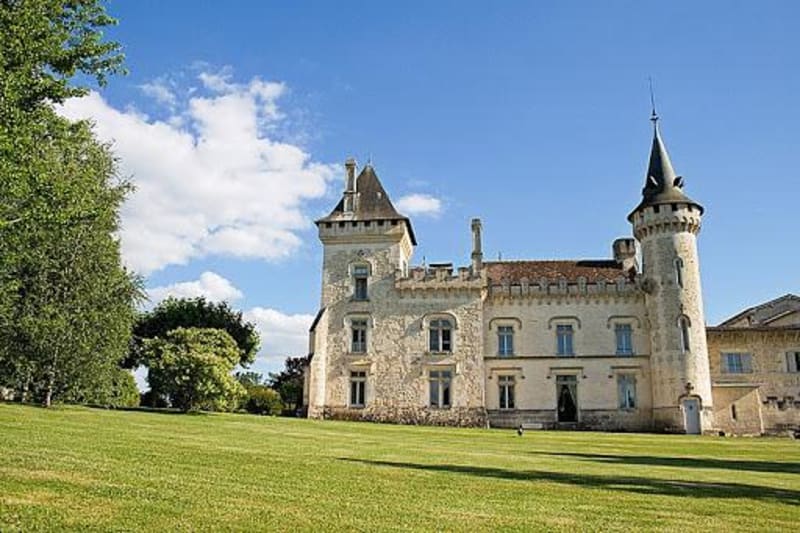 Les chemins de Carignan-de-Bordeaux et ses coteaux verdoyants - Carignan-de-Bordeaux