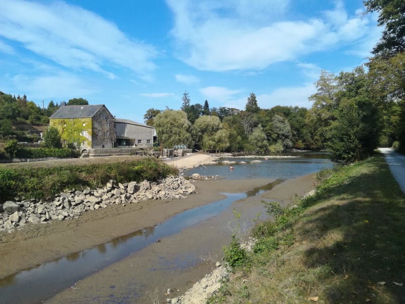 Laval et beauté de la Mayenne entre écluses et rivière - Bel-Air-Beauregard