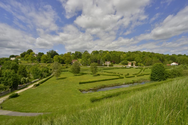 Auger-Saint-Vincent et promenade bucolique dans les champs - Auger-Saint-Vincent