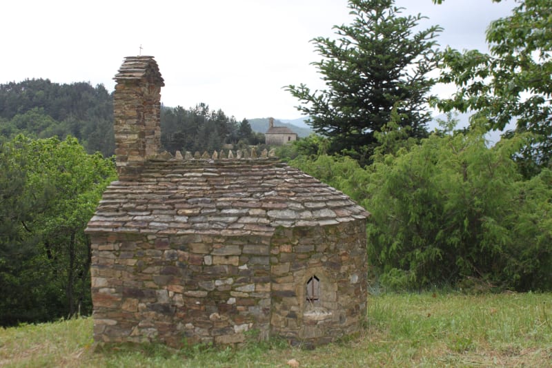 Sentier des lauzes et expérience minérale artistique - Sainte-Mélany