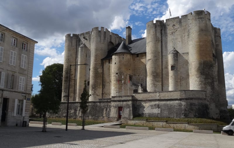 Oyez, oyez, Niort et balade pour faire le plein d'histoires - Niort