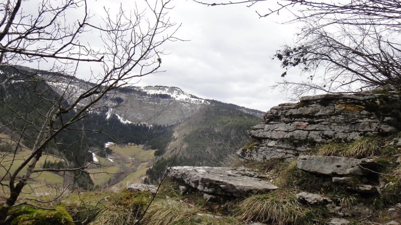 Falaises d'Engins et fraîcheur des bois - Engins