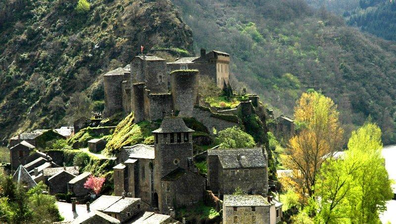 Brousse-le-Château, village classé et merveilles naturelles - Brousse-le-Château