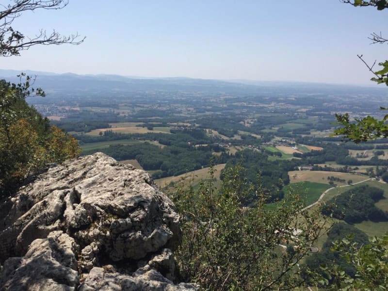 Sur les hauteurs d'Ayn et ruines du château de Montbel - Ayn