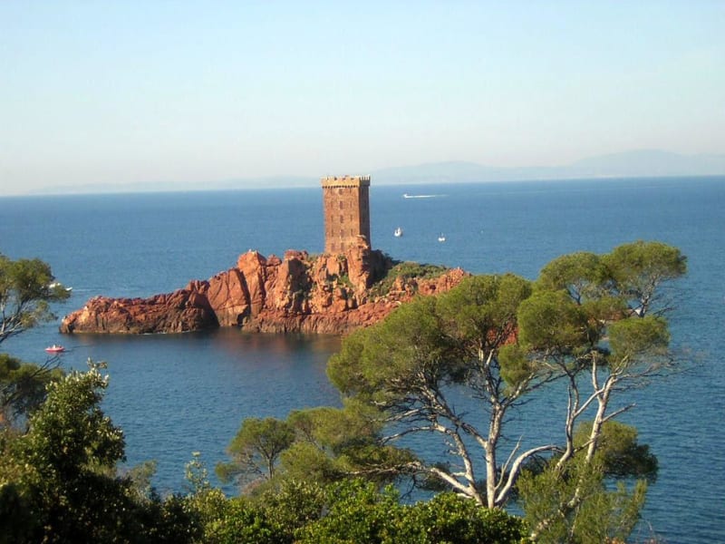 Cap Dramont et la jouer comme Tintin dans L'Île noire - Saint-Raphaël (Le Dramont)