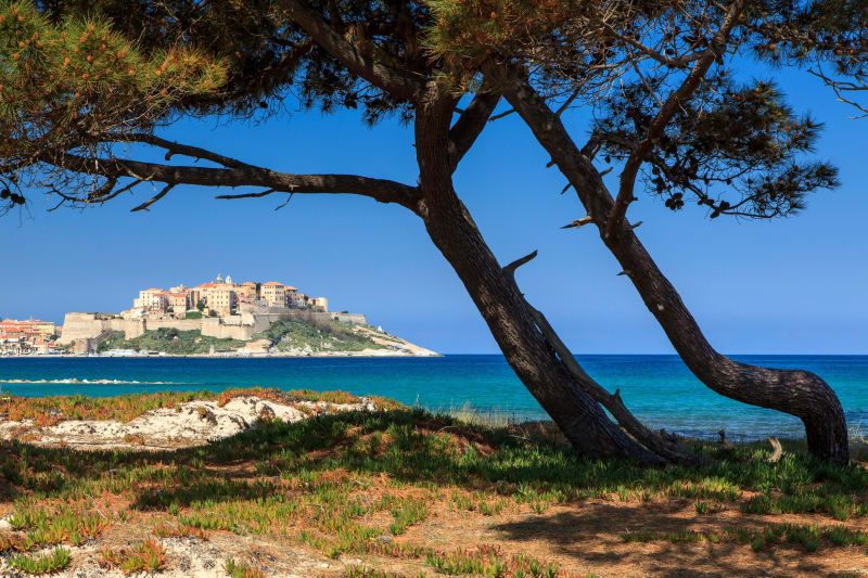 Klim naar Capu di a Veta en geniet van het uitzicht - Calvi