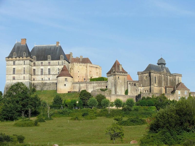 Admirer le château de Biron et rêver dans les sous-bois - Biron