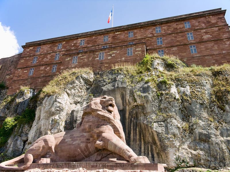 Flâner dans un cadre verdoyant à Belfort et Tour de la Miotte - Belfort