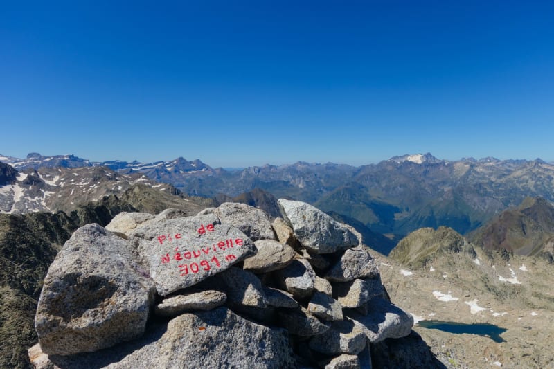 Pic de Néouvielle et beauté des névés pyrénéens - Aragnouet