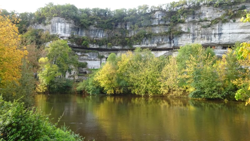 Saint-Léon-sur-Vézère, ses grottes préhistoriques et sa rivière - Saint-Léon-sur-Vézère